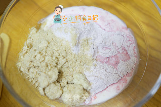9个月以上辅食迷你肉松夹心馒头的做法步骤：2