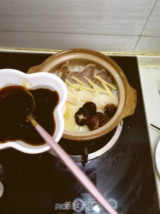 腊味煲仔饭的做法步骤：9