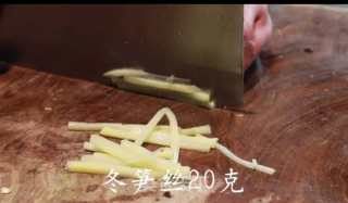大厨四宝鱼香肉丝的做法步骤：2