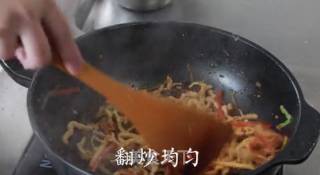 大厨四宝鱼香肉丝的做法步骤：9