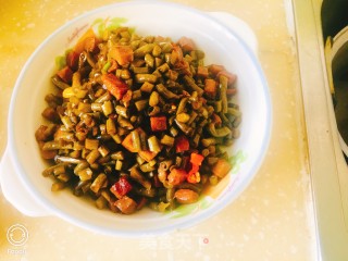 酸豆角炒牛排的做法步骤：10