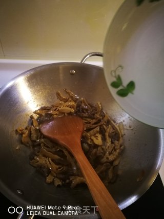 肉炒干笋的做法步骤：8