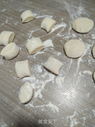 白菜猪肉馅发面包子的做法步骤：9