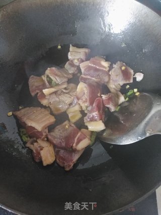 黑木耳烧肉片的做法步骤：4