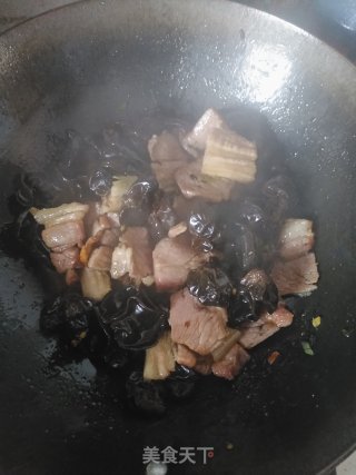 黑木耳烧肉片的做法步骤：6