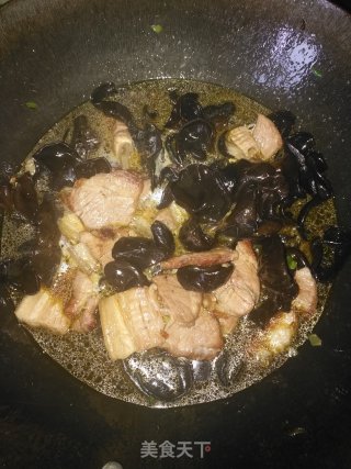 黑木耳烧肉片的做法步骤：7