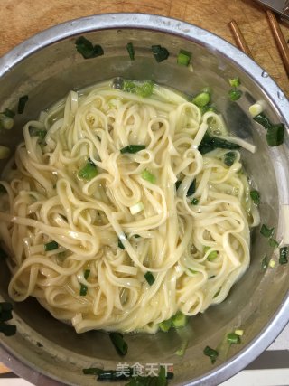 面条鸡蛋饼的做法步骤：3
