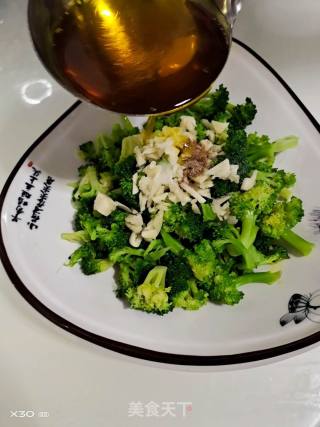 油泼蒜蓉西蓝花的做法步骤：6