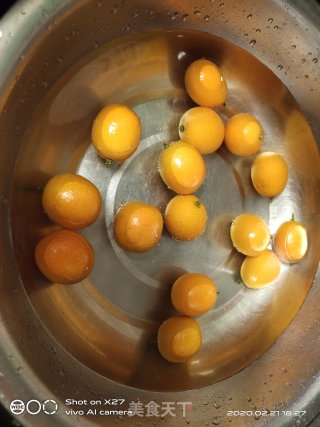 草莓金桔沙拉的做法步骤：2