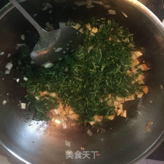 马兰头炒香干笋丁的做法步骤：7