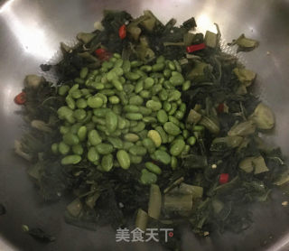 腌菜炒毛豆的做法步骤：6