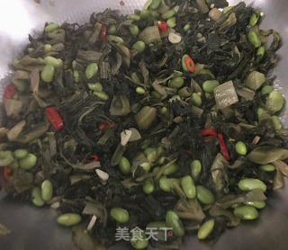 腌菜炒毛豆的做法步骤：8