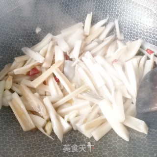 炝炒莲藕的做法步骤：5