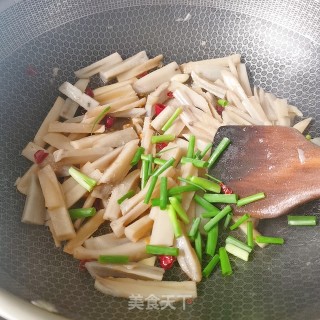 炝炒莲藕的做法步骤：7