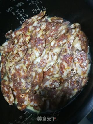 电饭锅煲仔饭——简单香喷喷！的做法步骤：3