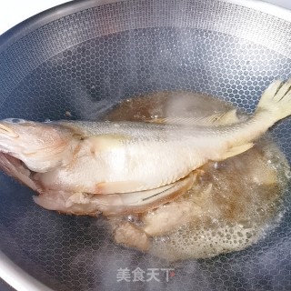 剁椒黄花鱼的做法步骤：4