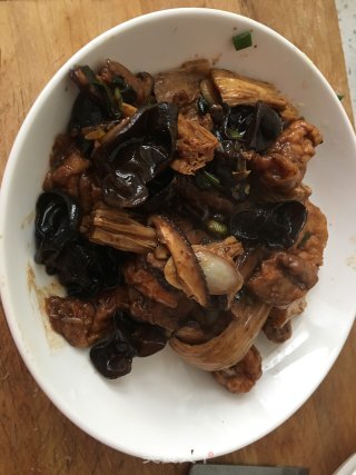 木耳腐竹烧豆腐泡的做法步骤：12