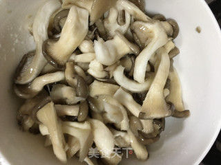 孜然姬菇的做法步骤：2