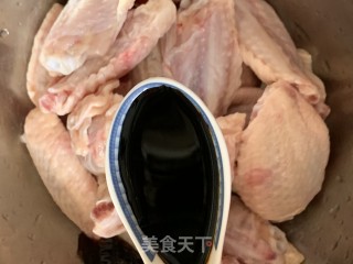 秘制烤鸡翅的做法步骤：2
