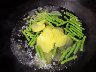 豆角炒土豆的做法步骤：2