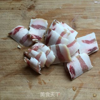 腊肉炒菜苔的做法步骤：1