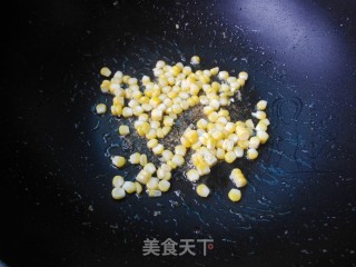 三色虾仁的做法步骤：6