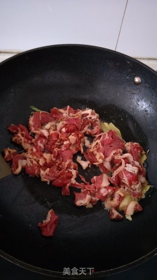 木耳土豆炒肉片的做法步骤：2