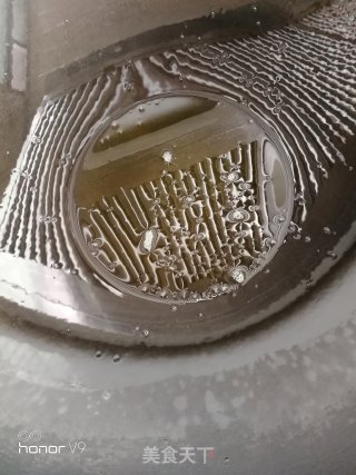 洋葱豆腐干炒鸡蛋的做法步骤：2