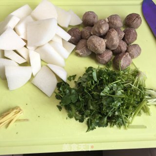 萝卜牛肉丸汤的做法步骤：1