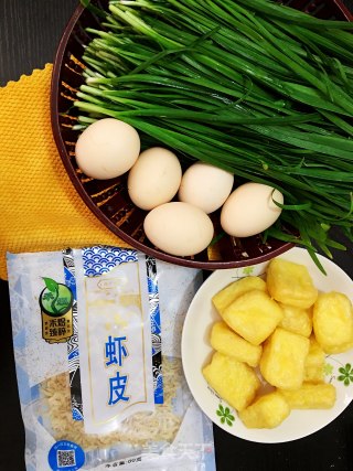 韭菜虾皮酿油豆泡的做法步骤：1