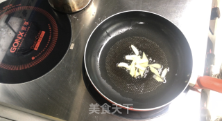 黑椒炒双菌的做法步骤：2