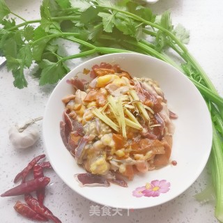 芹菜炒鸡杂的做法步骤：1