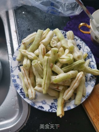芸豆炖肉的做法步骤：1