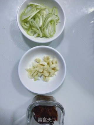 尖椒肉丝酱豆角的做法步骤：3