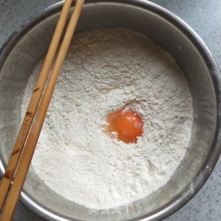 家常酥香小油条的做法步骤：1