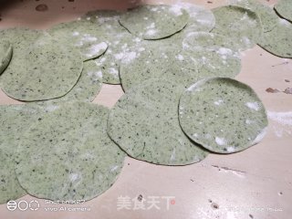 菠菜肉末杂蔬蒸饺的做法步骤：4
