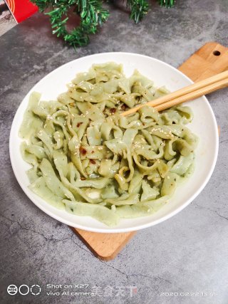 微辣拌菠菜拌面的做法步骤：8