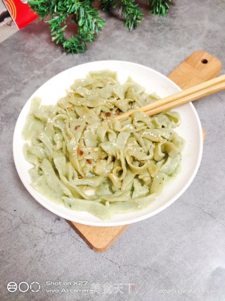 微辣拌菠菜拌面的做法步骤：9