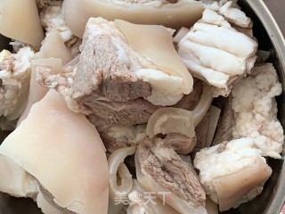 红烧羊肉的做法步骤：1