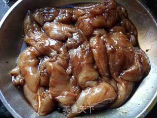 照烧鸡胸嫩肉的做法步骤：3