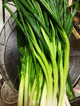 葱香猪肉花卷的做法步骤：5