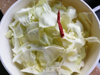 包菜炒粉丝的做法步骤：4