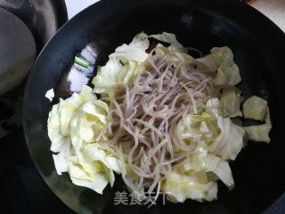 包菜炒粉丝的做法步骤：7