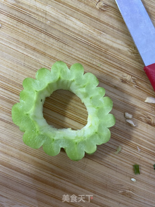 花心苦瓜的做法步骤：2