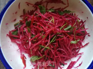 香菜拌紫萝卜的做法步骤：6
