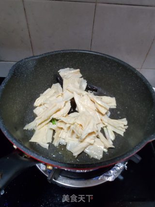 黄豆酱焖腐竹的做法步骤：4