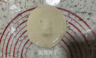 三鲜包子的做法步骤：9