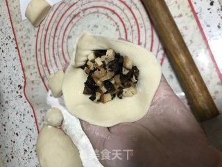 三鲜包子的做法步骤：10