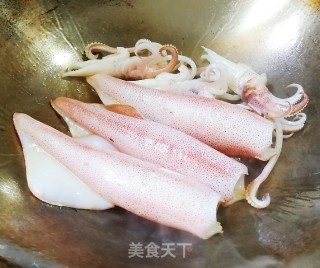 干煎鱿鱼的做法步骤：3