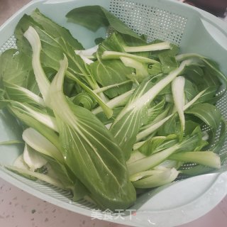 香菇油菜的做法步骤：1